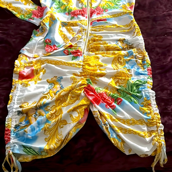 Fashion Nova Rose🌹/Cherub Print Romper Size L - Picture 2 of 4